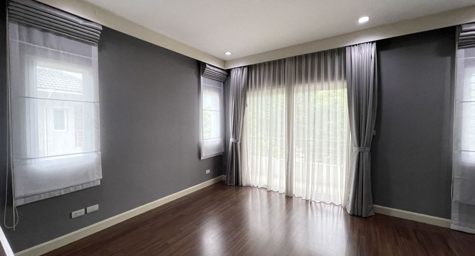 For sale 4 bedrooms house in Prawet, Bangkok