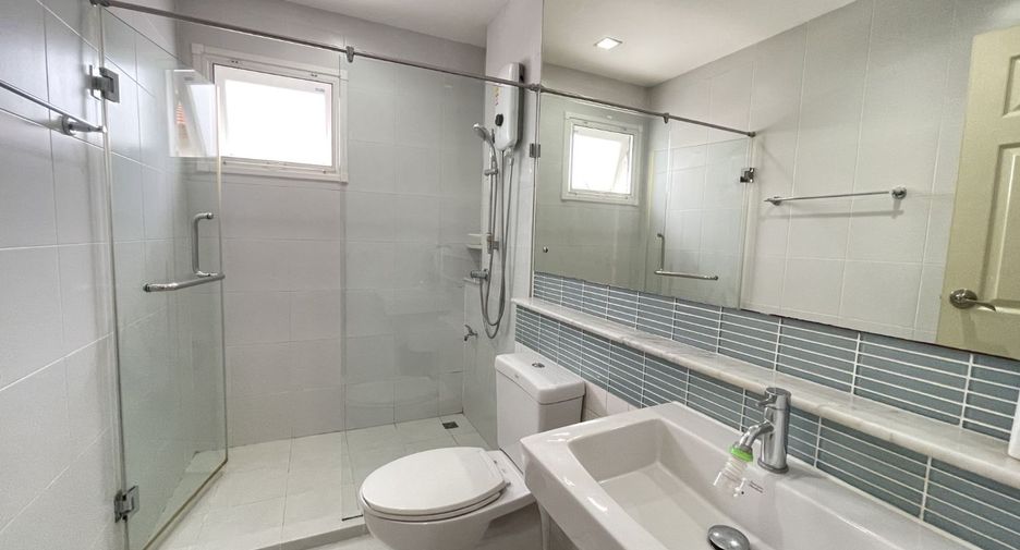 For sale 4 bedrooms house in Prawet, Bangkok