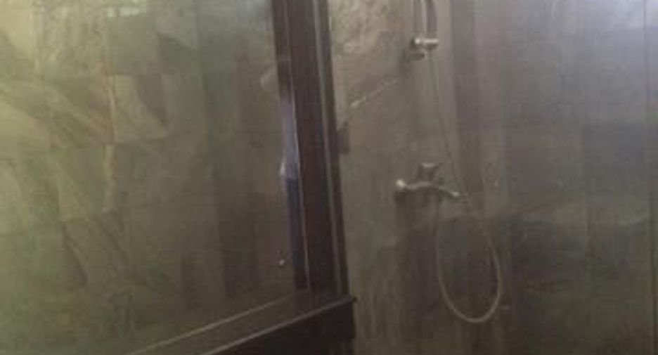 For rent 4 bedrooms house in Phra Khanong, Bangkok