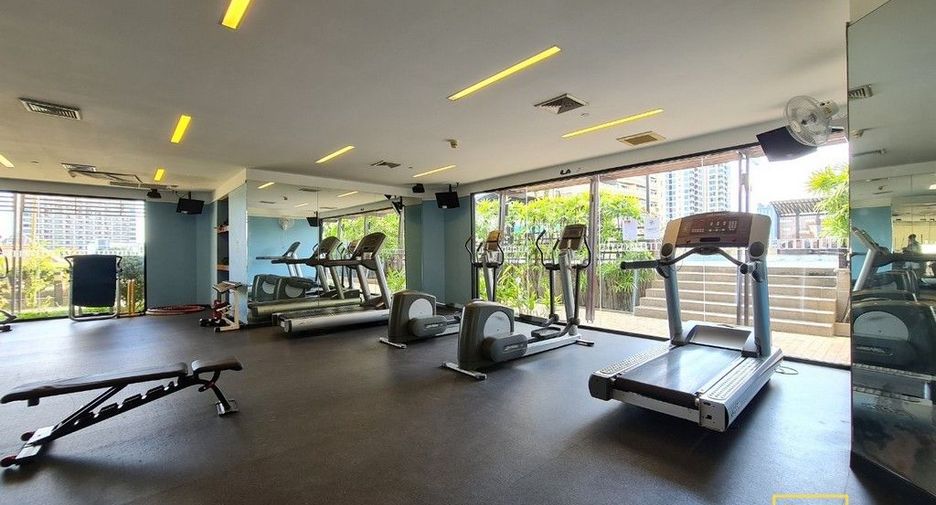 Condo en alquiler de 3 habitaciones en Sathon, Bangkok