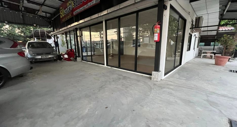 For rent retail Space in Bang Bua Thong, Nonthaburi