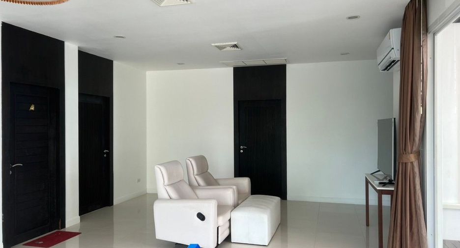 For sale 3 bedrooms villa in Hua Hin, Prachuap Khiri Khan