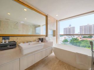 For sale 164 bed hotel in Pratumnak, Pattaya