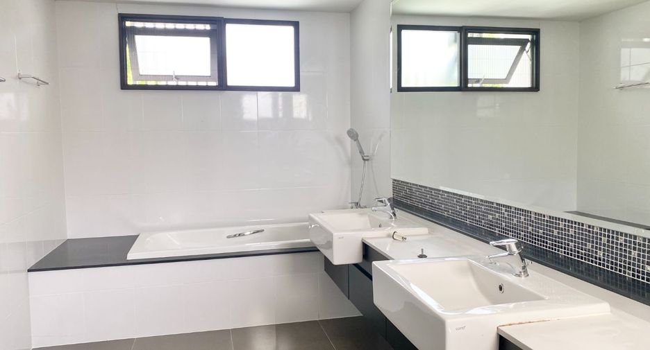 出租 5 卧室 独立屋 在 Bang Phli, Samut Prakan