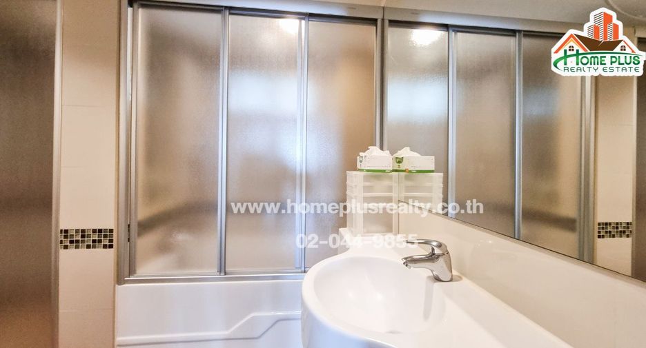 À vendre 2 chambres condo à Yan Nawa, Bangkok