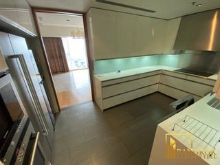Condo en alquiler de 3 habitaciones en Sathon, Bangkok