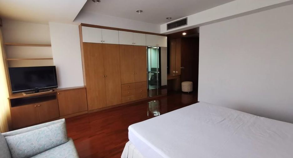 For rent 3 bed apartment in Phaya Thai, Bangkok