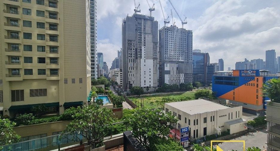 For rent 2 bedrooms condo in Khlong Toei, Bangkok