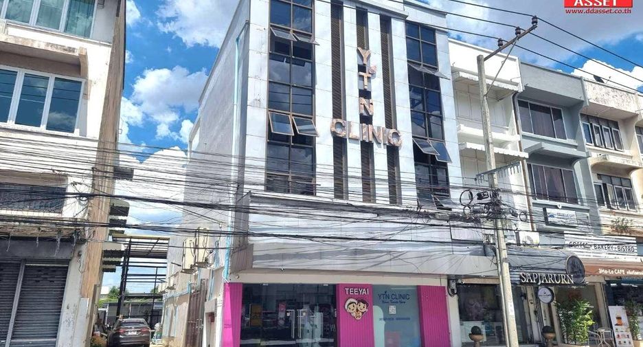 For rent そして for sale retail Space in Lat Phrao, Bangkok