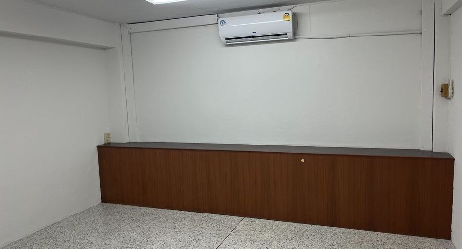 Local comercial en alquiler de 6 habitaciones en Watthana, Bangkok