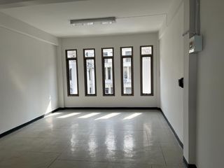 Local comercial en alquiler de 6 habitaciones en Watthana, Bangkok