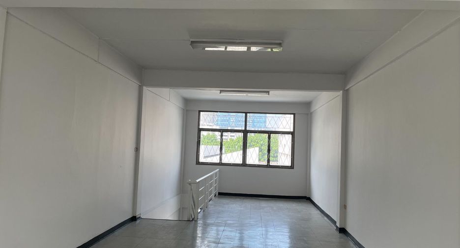 Local comercial en alquiler de 6 habitaciones en Watthana, Bangkok