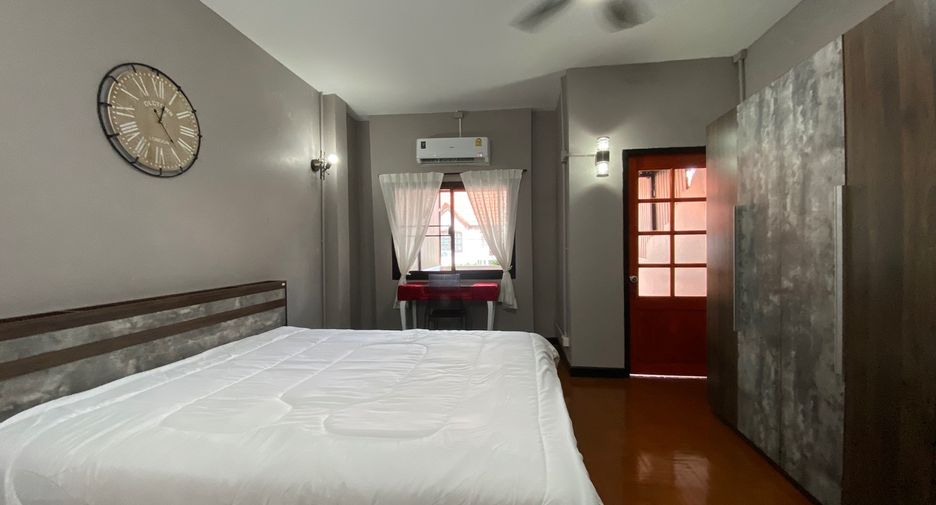 For rent そして for sale 2 Beds townhouse in Saraphi, Chiang Mai