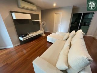 For rent 3 bedrooms condo in Huai Khwang, Bangkok