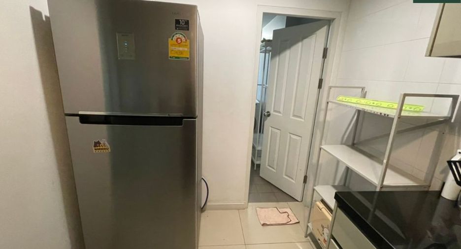 For rent 3 bedrooms condo in Huai Khwang, Bangkok