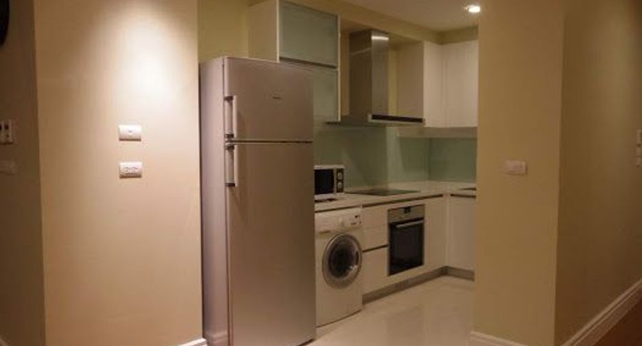 For rent 3 bedrooms condo in Khlong Toei, Bangkok