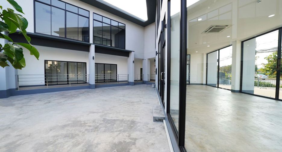 For sale 6 bed office in San Sai, Chiang Mai