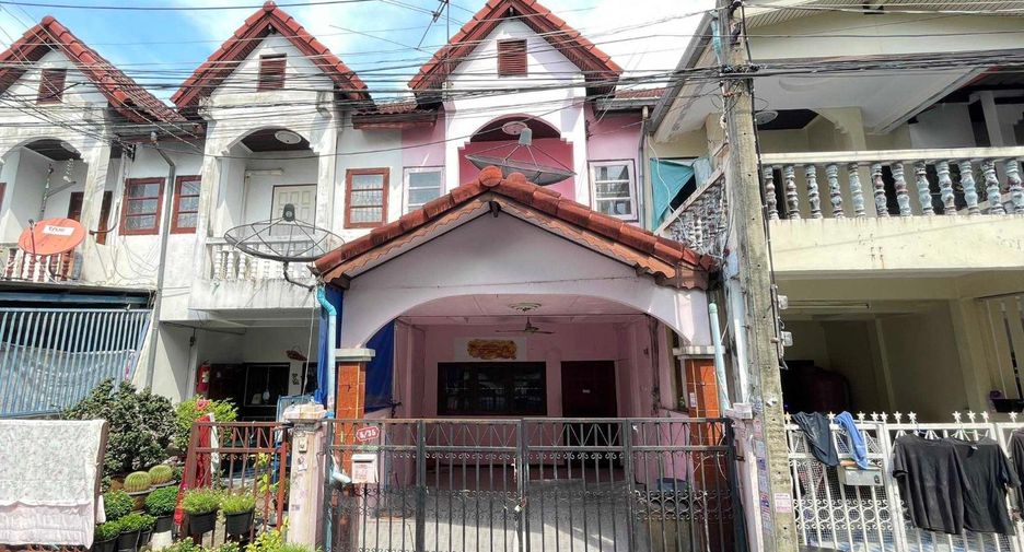 For sale 2 bed townhouse in Sai Mai, Bangkok