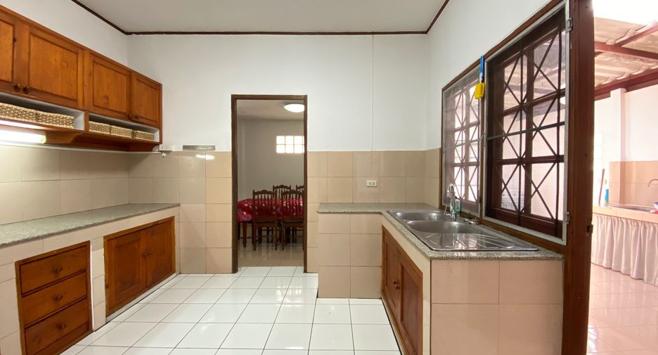 For rent and for sale 4 bedrooms house in San Sai, Chiang Mai