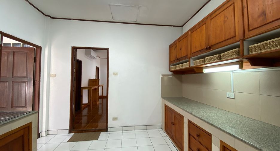 For rent and for sale 4 bedrooms house in San Sai, Chiang Mai