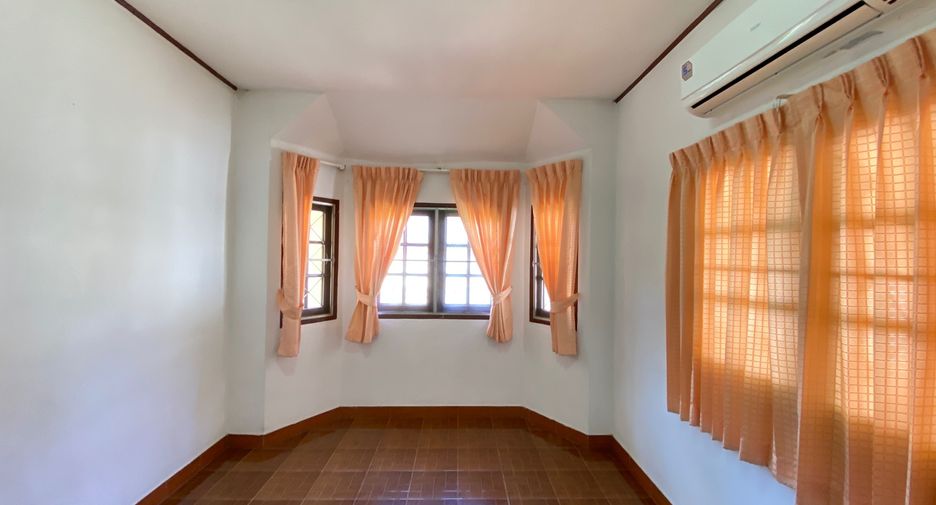 For rent and for sale 4 bedrooms house in San Sai, Chiang Mai