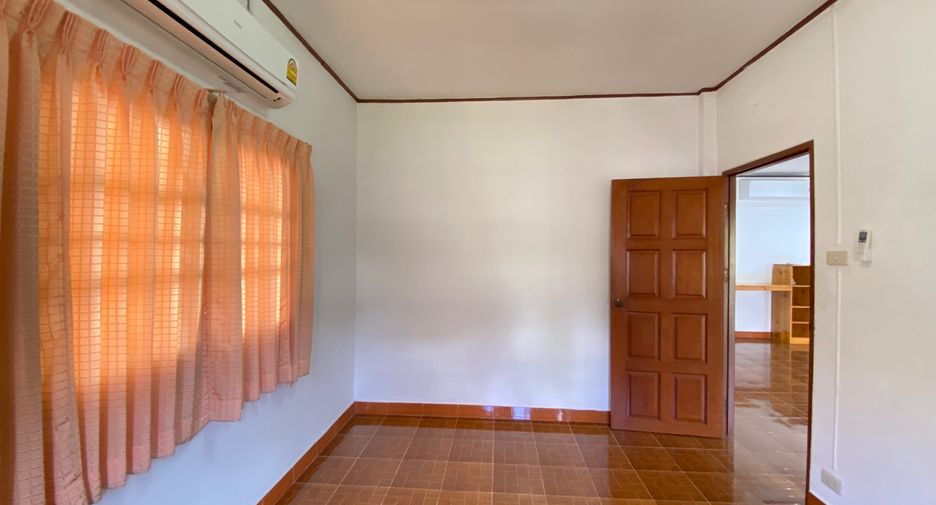 For rent and for sale 4 bedrooms house in San Sai, Chiang Mai