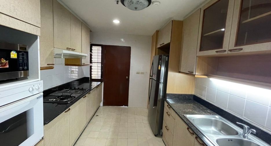 Apartamento con servicios en alquiler de 3 habitaciones en Watthana, Bangkok