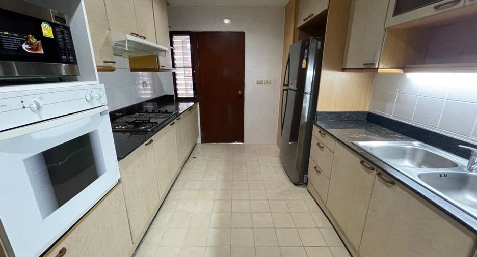 Apartamento con servicios en alquiler de 3 habitaciones en Watthana, Bangkok