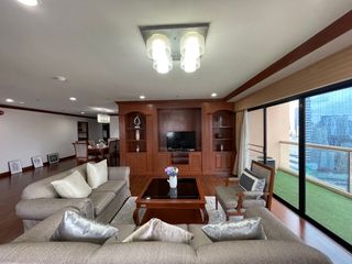 For rent 3 bed serviced apartment in Watthana, Bangkok