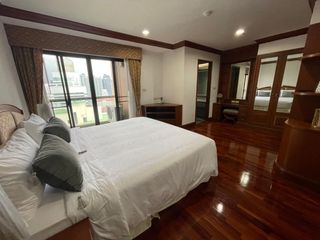 For rent 3 bed serviced apartment in Watthana, Bangkok