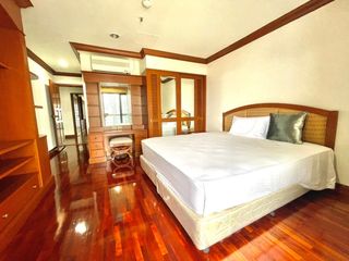 For rent 3 bed serviced apartment in Watthana, Bangkok