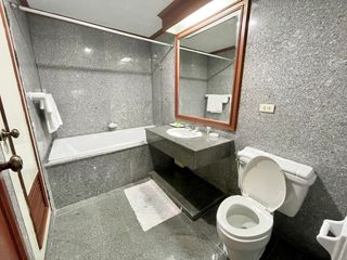 For rent 3 bed serviced apartment in Watthana, Bangkok
