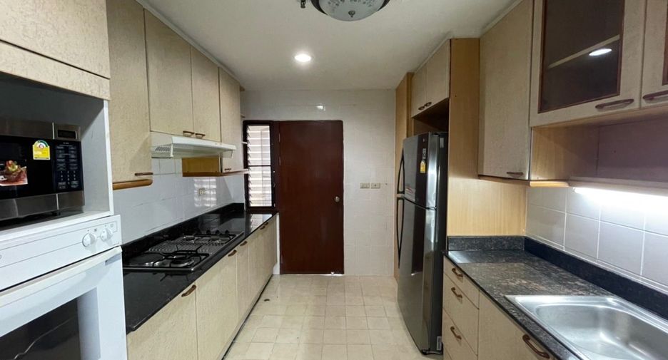 Apartamento con servicios en alquiler de 3 habitaciones en Watthana, Bangkok