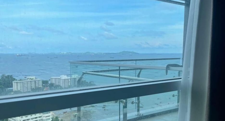For sale 1 bed condo in Si Racha, Chonburi