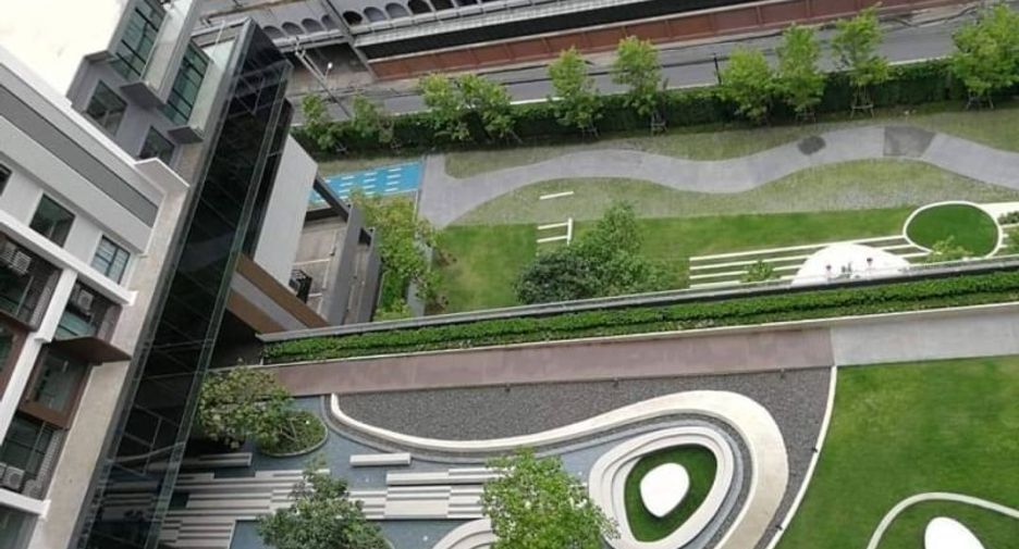 À vendre 2 chambres condo à Bang Phlat, Bangkok