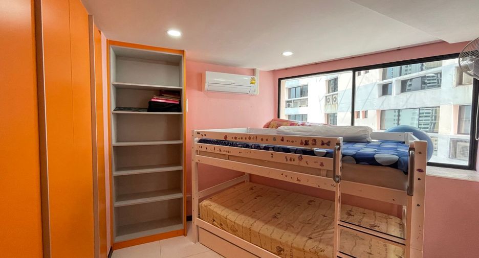 For rent 3 bedrooms condo in Khlong Toei, Bangkok