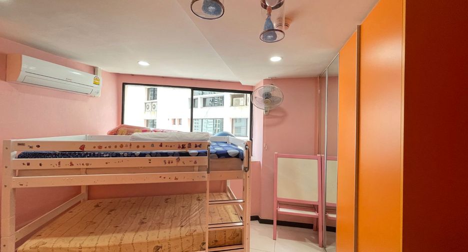 For rent 3 bedrooms condo in Khlong Toei, Bangkok