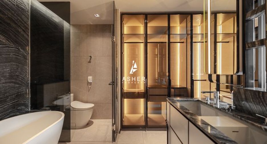 For rent 2 bed condo in Watthana, Bangkok