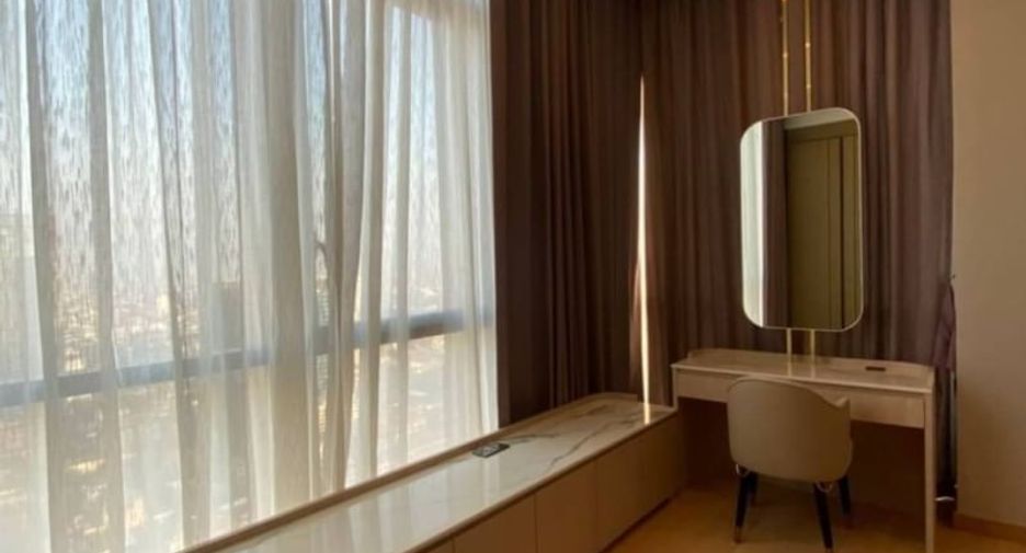 For rent 3 bedrooms condo in Watthana, Bangkok