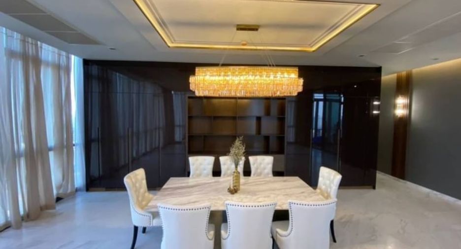For rent 3 bedrooms condo in Watthana, Bangkok