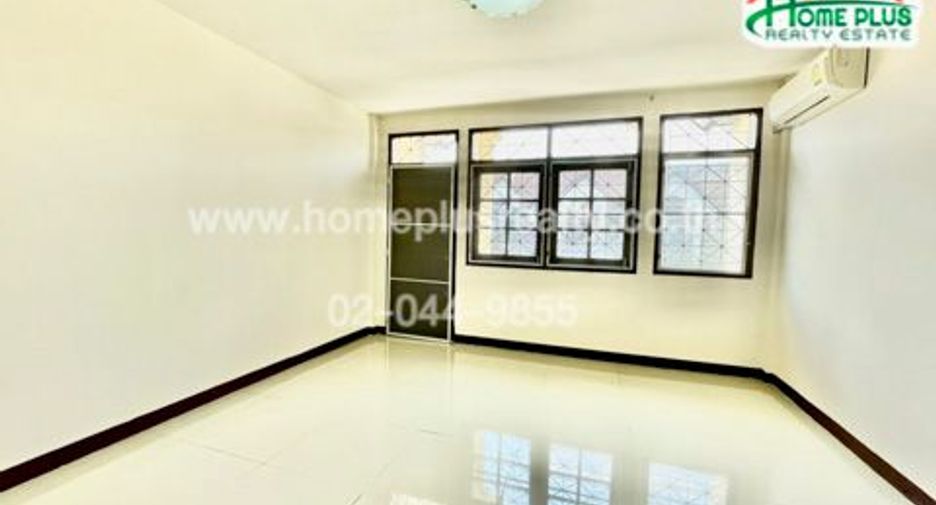 For sale 2 bedrooms townhouse in Bueng Kum, Bangkok