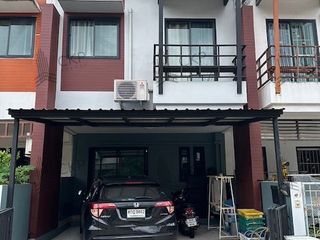For sale 2 bedrooms townhouse in Phra Khanong, Bangkok