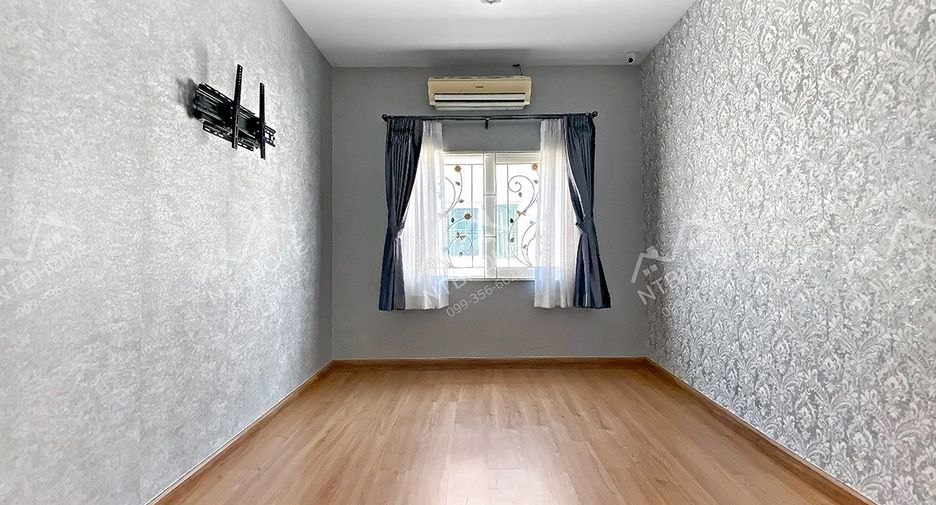 For sale 4 bed townhouse in Bang Bua Thong, Nonthaburi