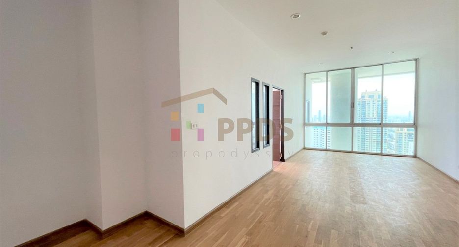 For sale 2 bed condo in Watthana, Bangkok
