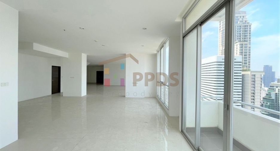 For sale 2 bed condo in Watthana, Bangkok