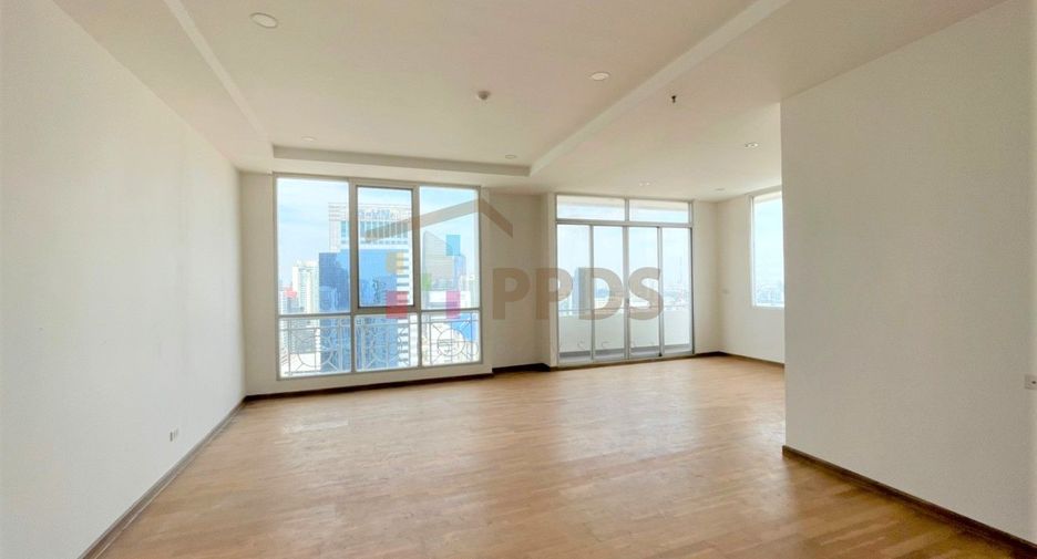 For sale 2 bed condo in Watthana, Bangkok