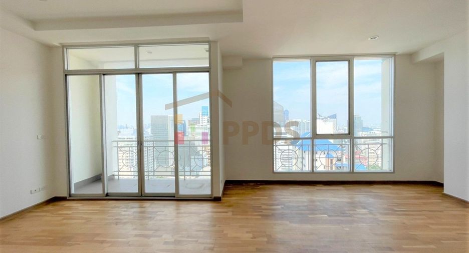 For sale 2 bed condo in Watthana, Bangkok