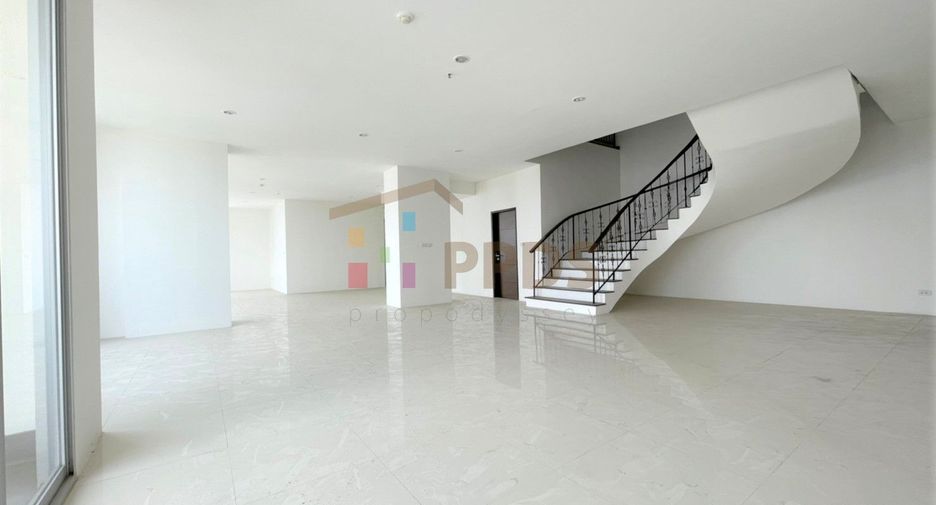 For sale 2 bed condo in Watthana, Bangkok