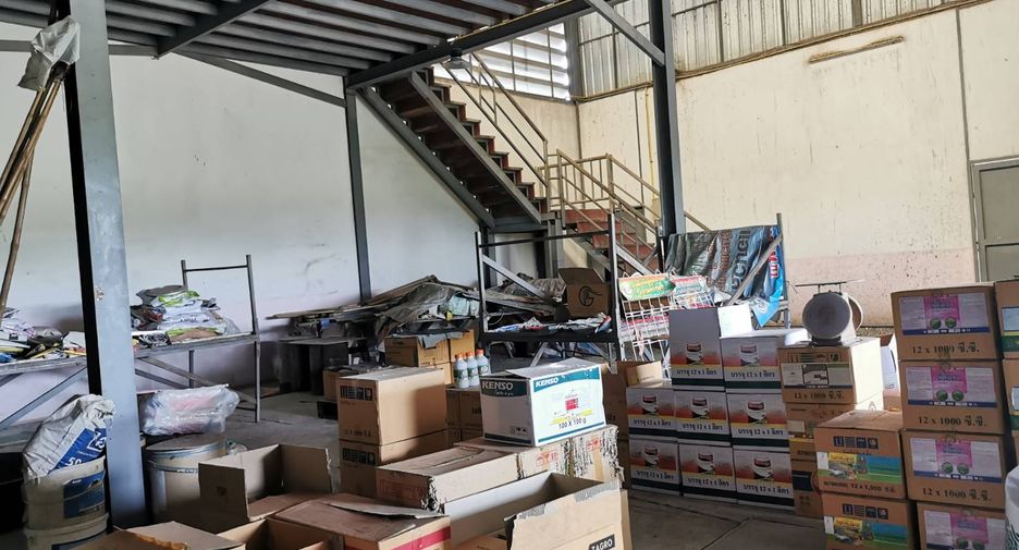 For sale 2 bed warehouse in Sai Noi, Nonthaburi
