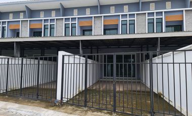 For sale 2 bedrooms townhouse in Mae Sot, Tak